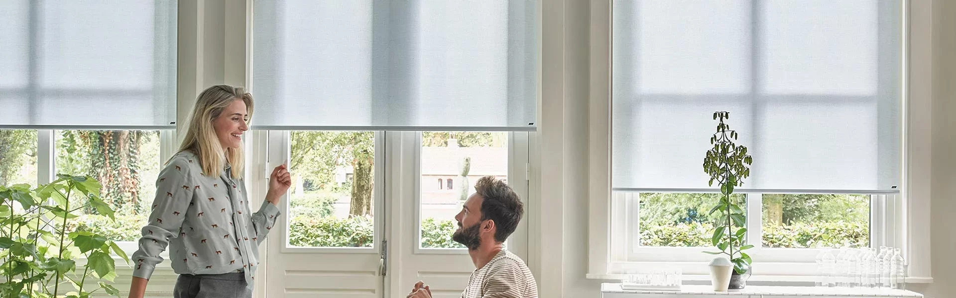 589-raamdecoratie_rolgordijn-header.webp 589-raamdecoratie_rolgordijn-header.webp